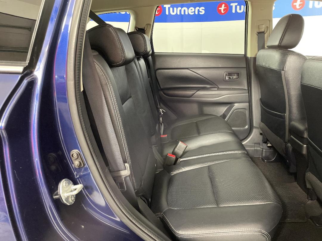 Photo '20' of Mitsubishi Outlander