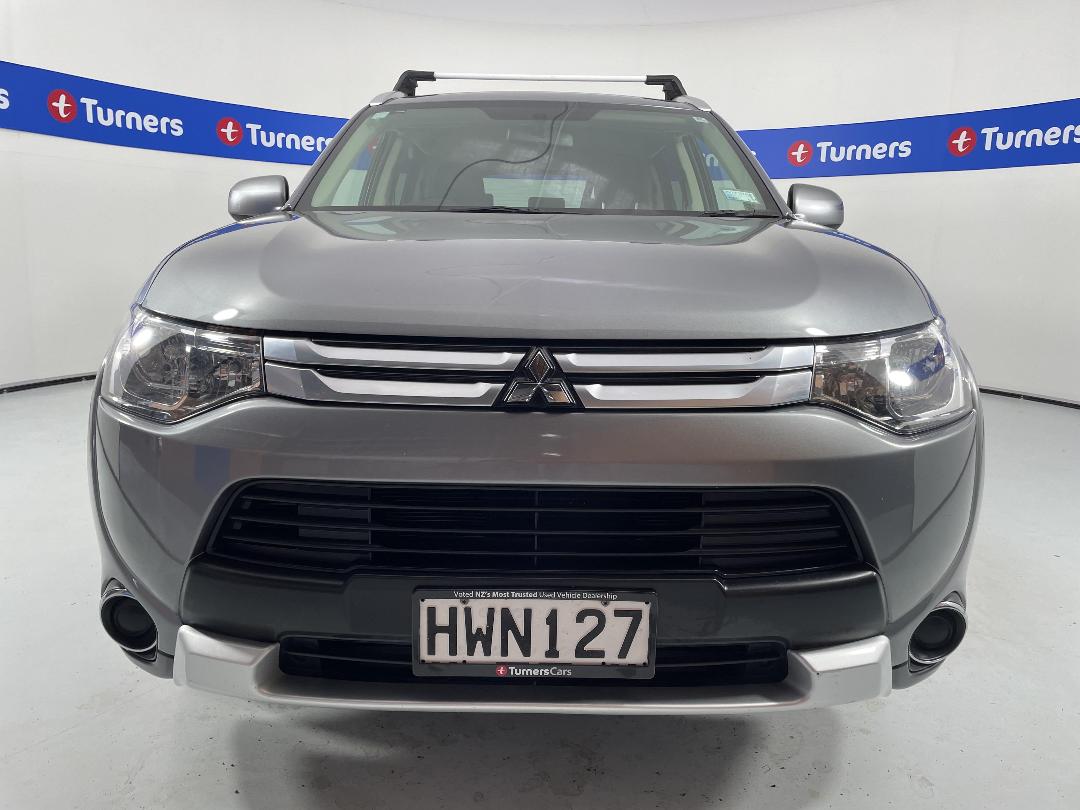 Photo '2' of Mitsubishi Outlander