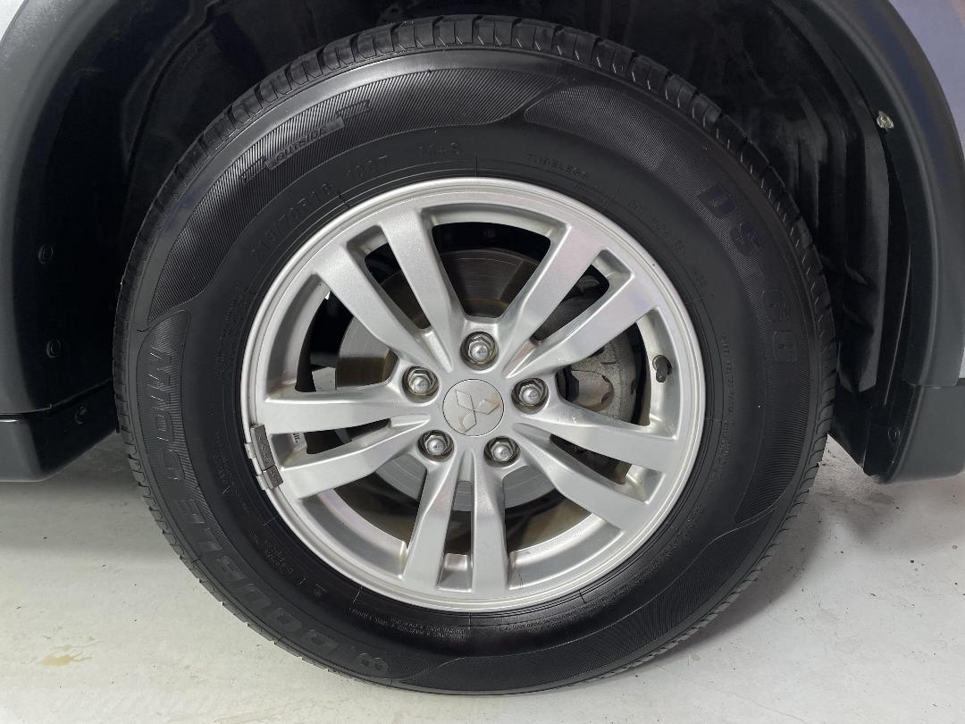 Photo '9' of Mitsubishi Outlander