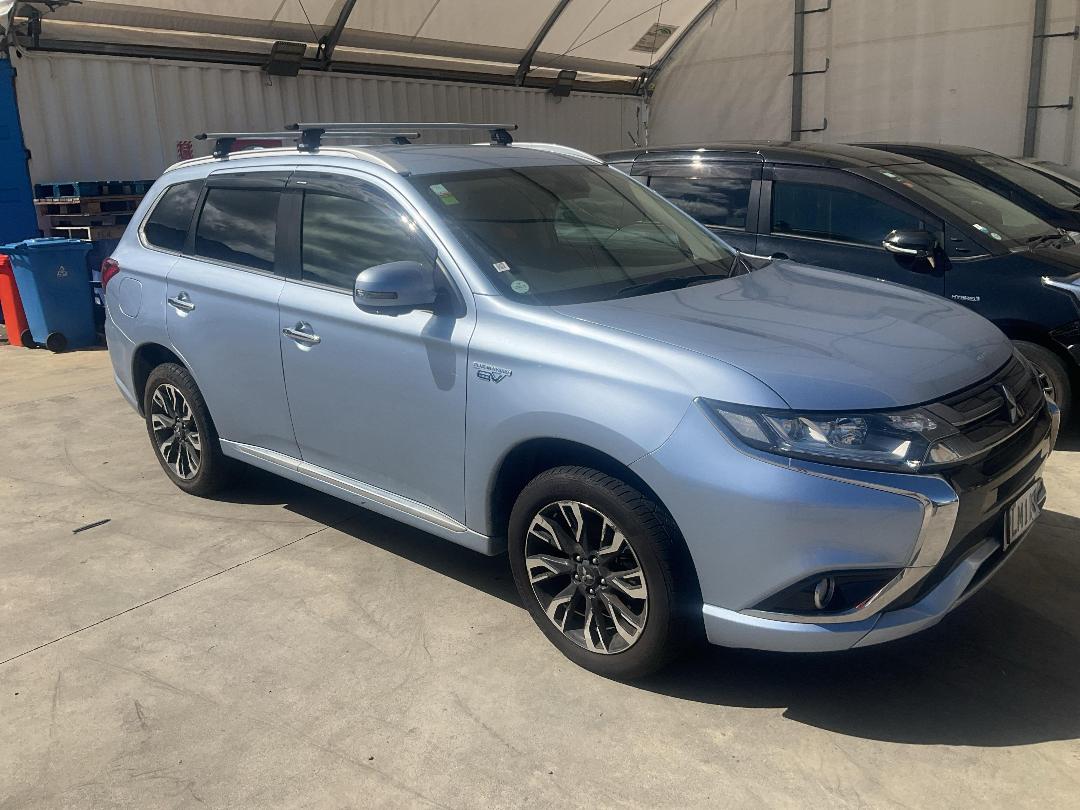 Photo '6' of Mitsubishi Outlander Phev Photo '6' of Mitsubishi Outlander Phev