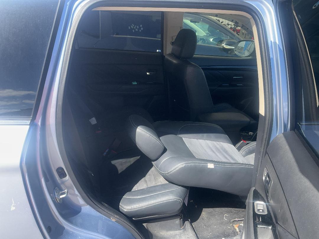 Photo '13' of Mitsubishi Outlander Phev Photo '13' of Mitsubishi Outlander Phev