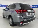 Thumbnail '5' of Mitsubishi Outlander