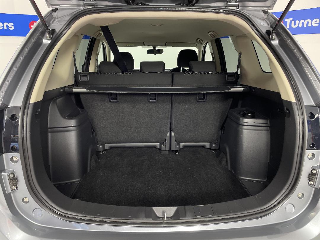 Photo '14' of Mitsubishi Outlander