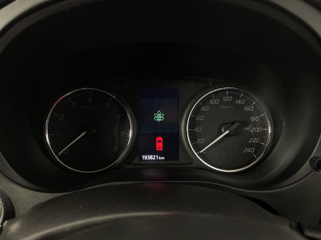 Photo '21' of Mitsubishi Outlander