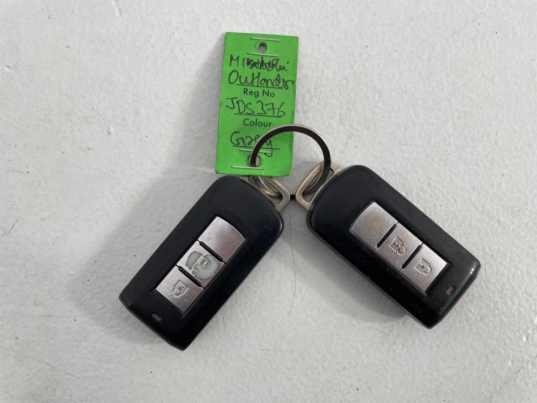 Photo '22' of Mitsubishi Outlander