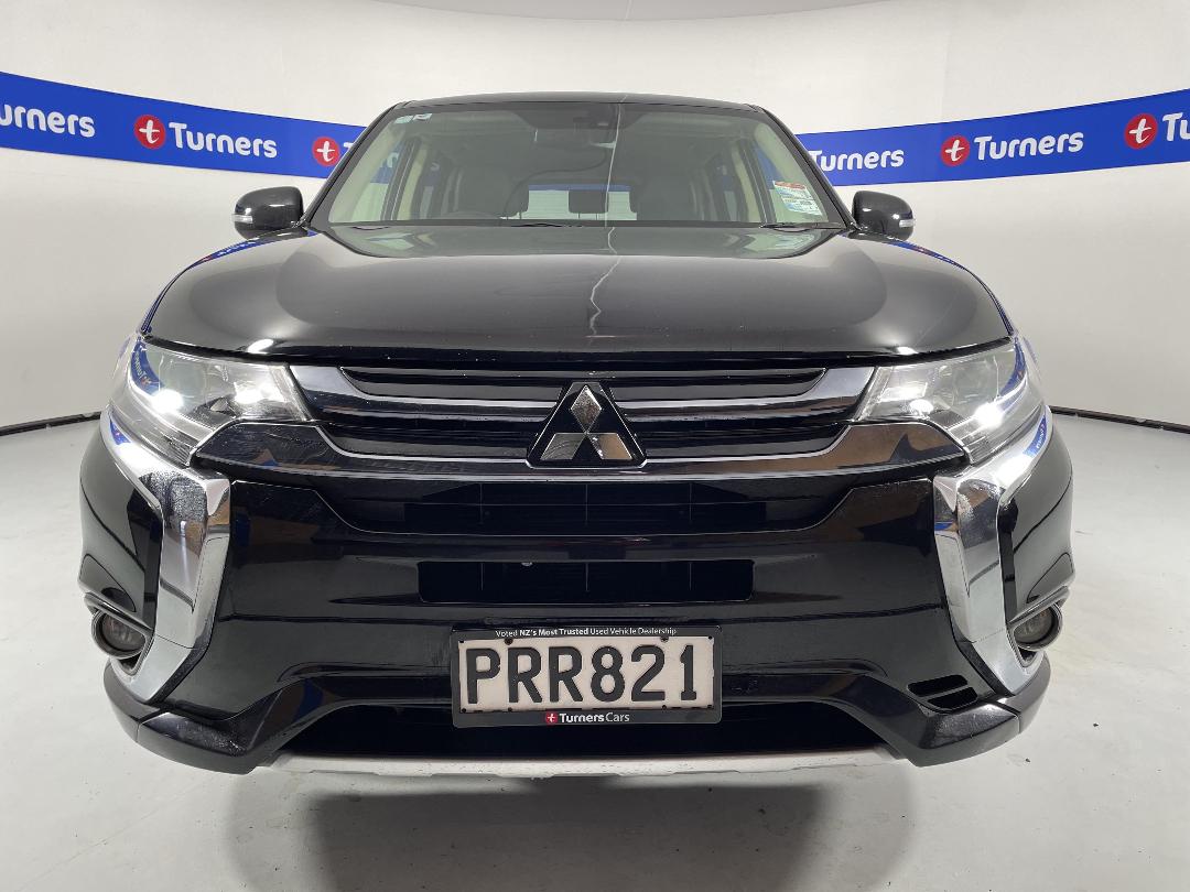 Photo '2' of Mitsubishi Outlander
