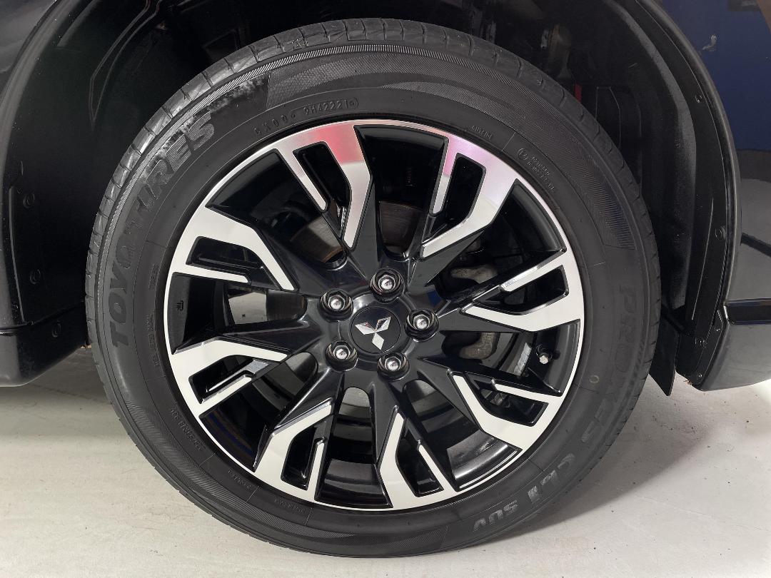 Photo '9' of Mitsubishi Outlander