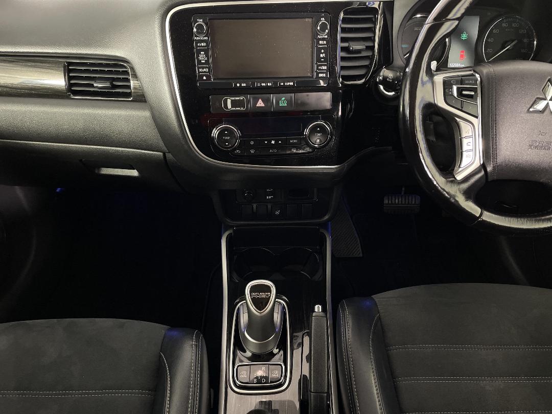 Photo '18' of Mitsubishi Outlander