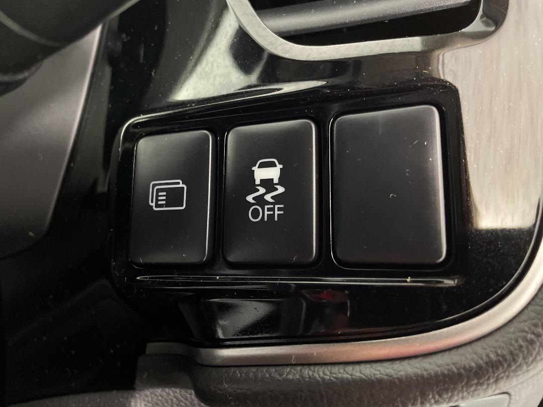 Photo '25' of Mitsubishi Outlander