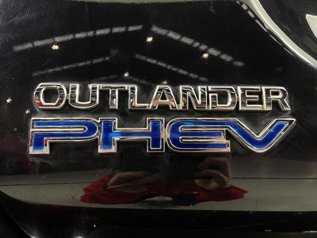 Photo '32' of Mitsubishi Outlander