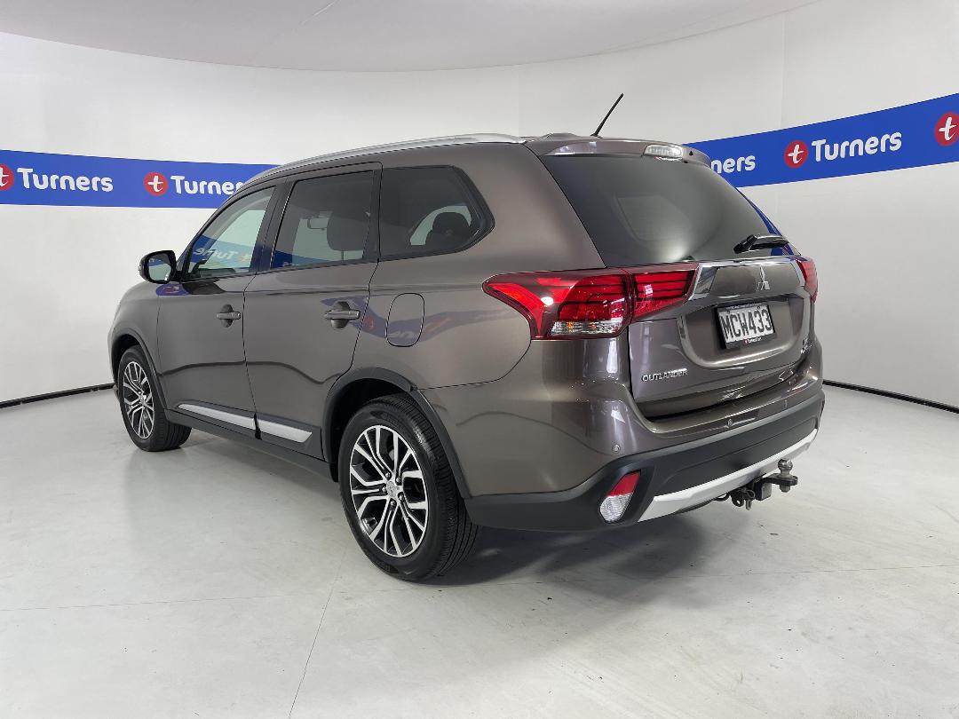 Photo '5' of Mitsubishi Outlander