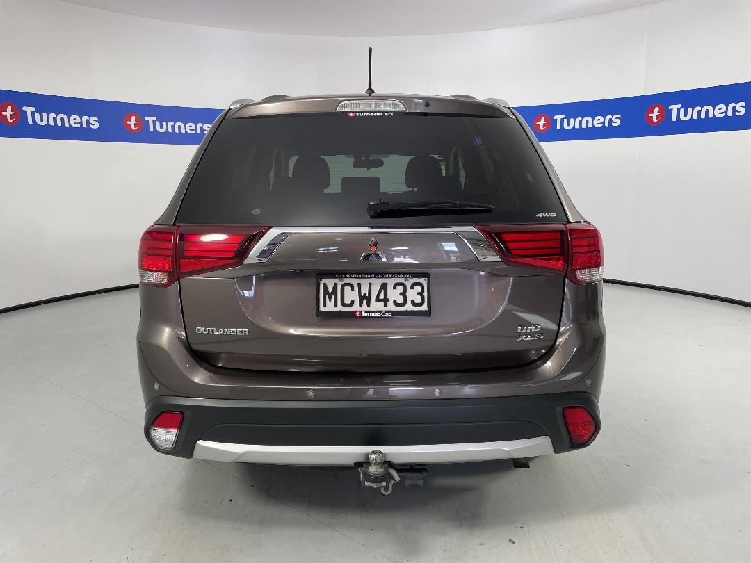 Photo '6' of Mitsubishi Outlander