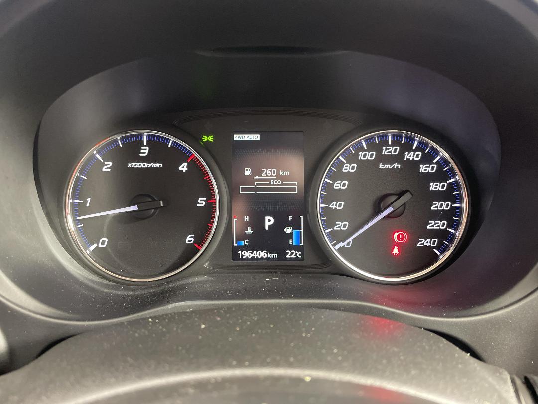 Photo '21' of Mitsubishi Outlander