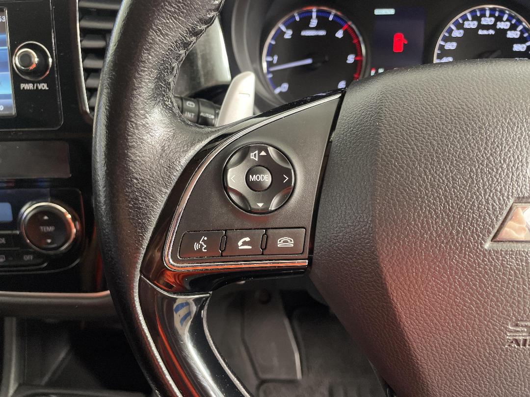 Photo '23' of Mitsubishi Outlander