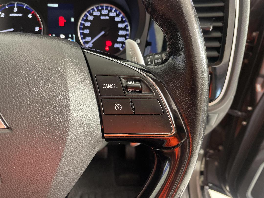 Photo '24' of Mitsubishi Outlander