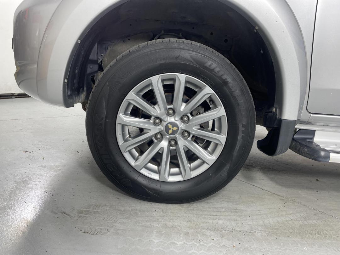 Photo '10' of Mitsubishi Triton Photo '10' of Mitsubishi Triton