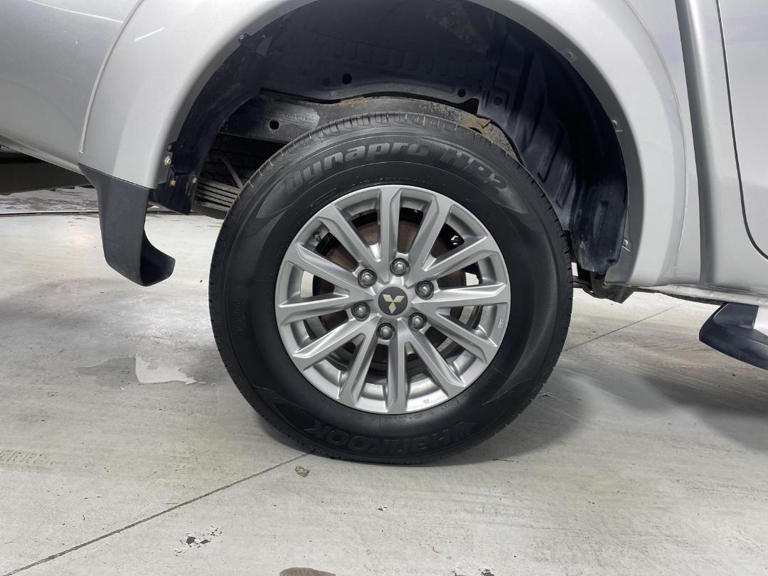 Photo '12' of Mitsubishi Triton Photo '12' of Mitsubishi Triton