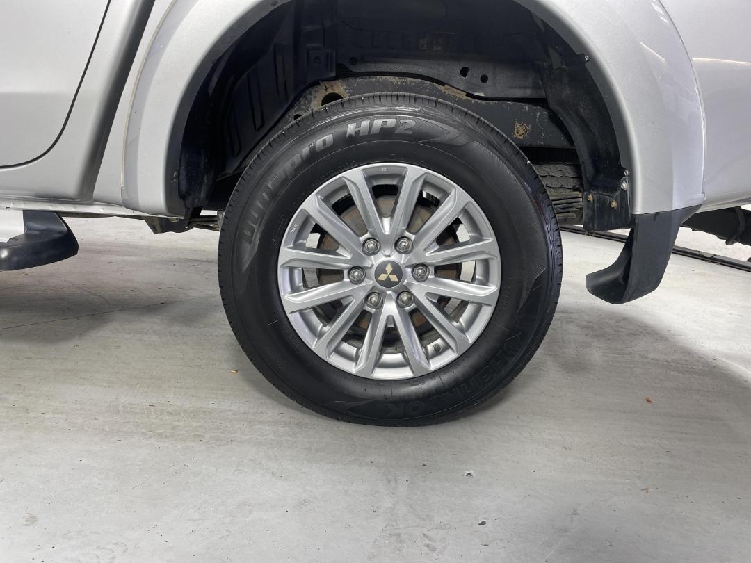 Photo '11' of Mitsubishi Triton Photo '11' of Mitsubishi Triton