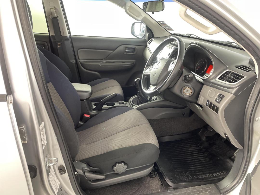 Photo '16' of Mitsubishi Triton Photo '16' of Mitsubishi Triton