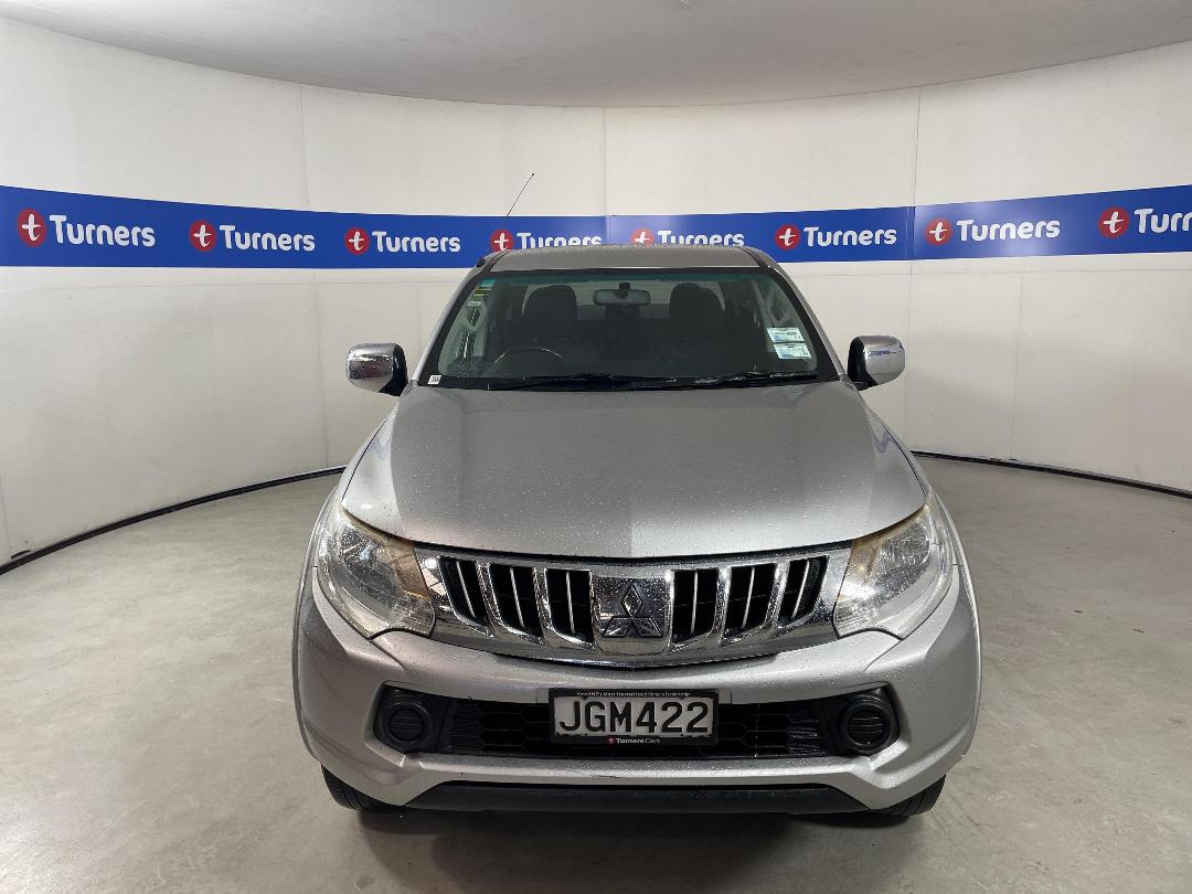 Photo '2' of Mitsubishi Triton