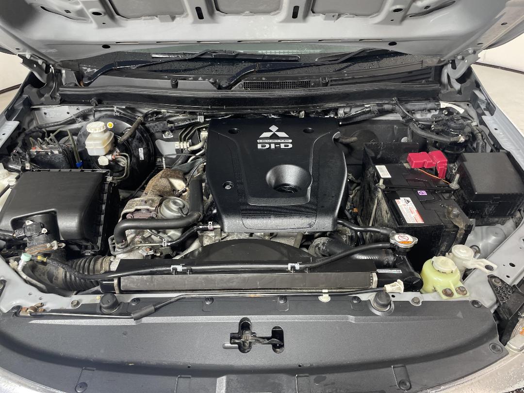 Photo '13' of Mitsubishi Triton