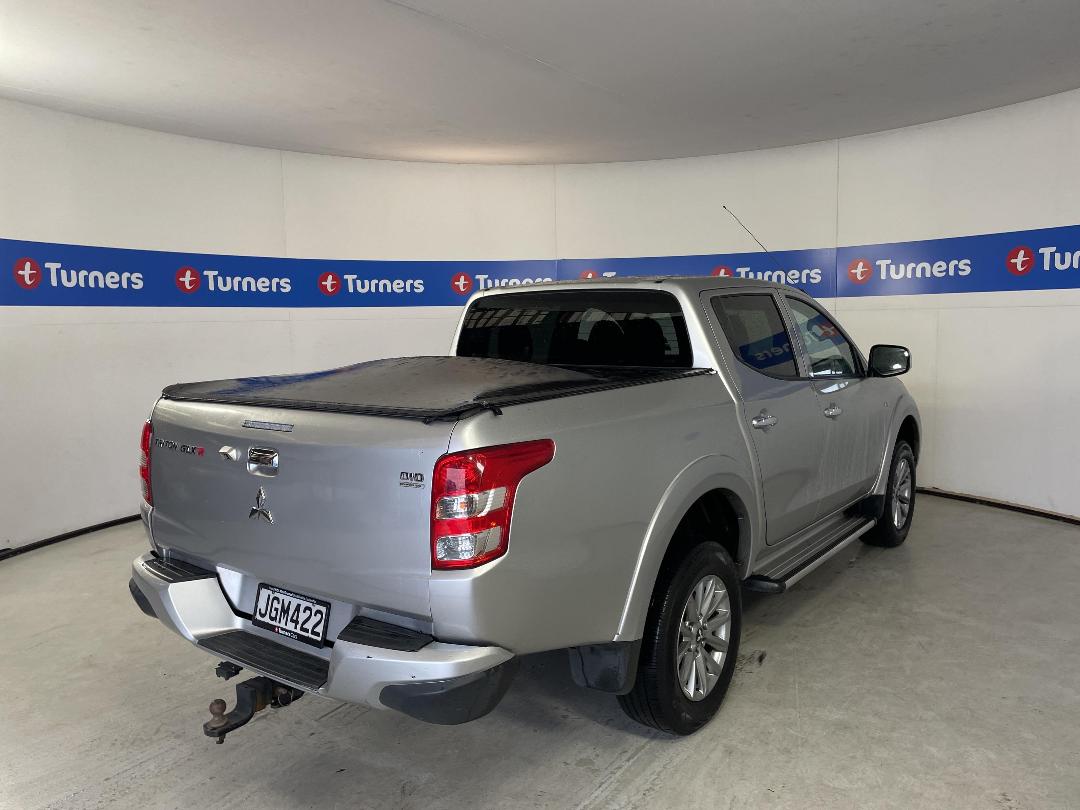 Photo '7' of Mitsubishi Triton