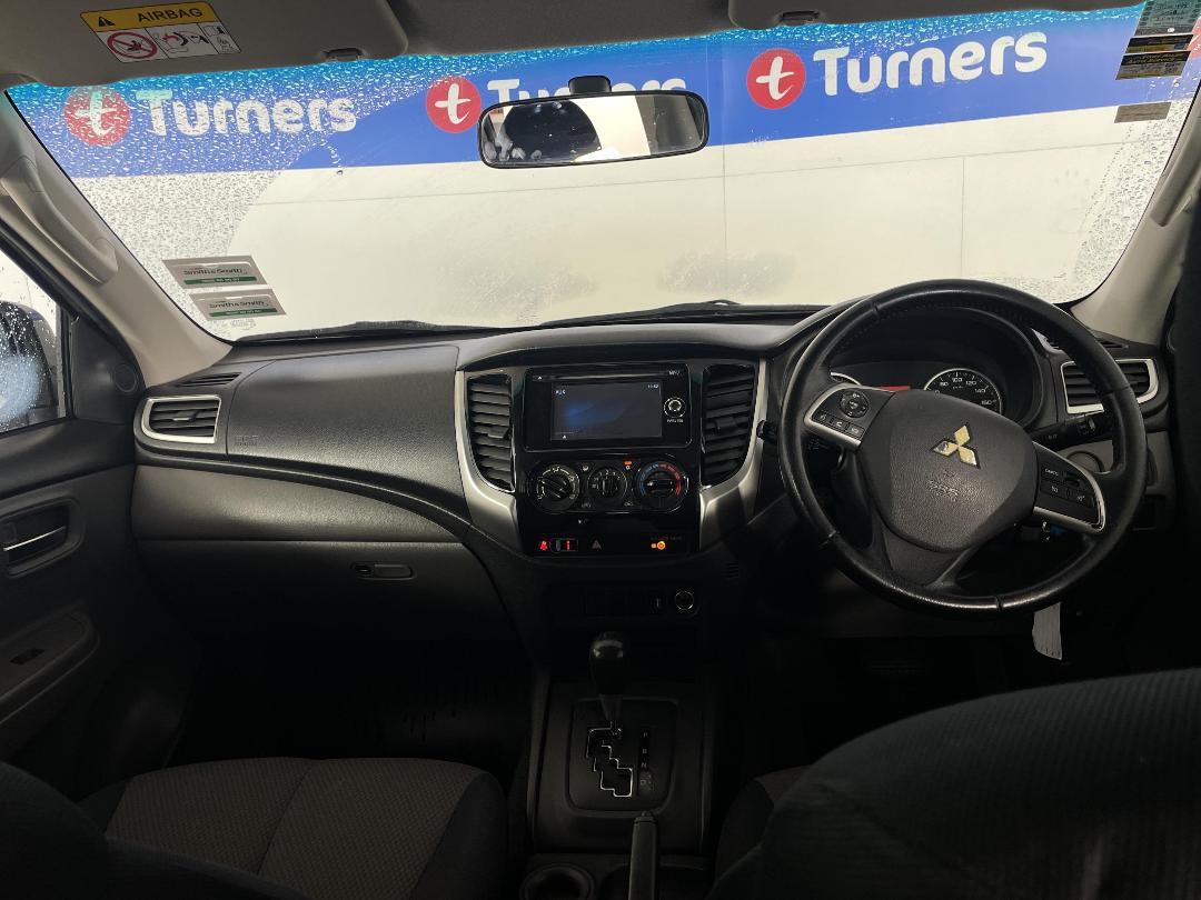 Photo '16' of Mitsubishi Triton