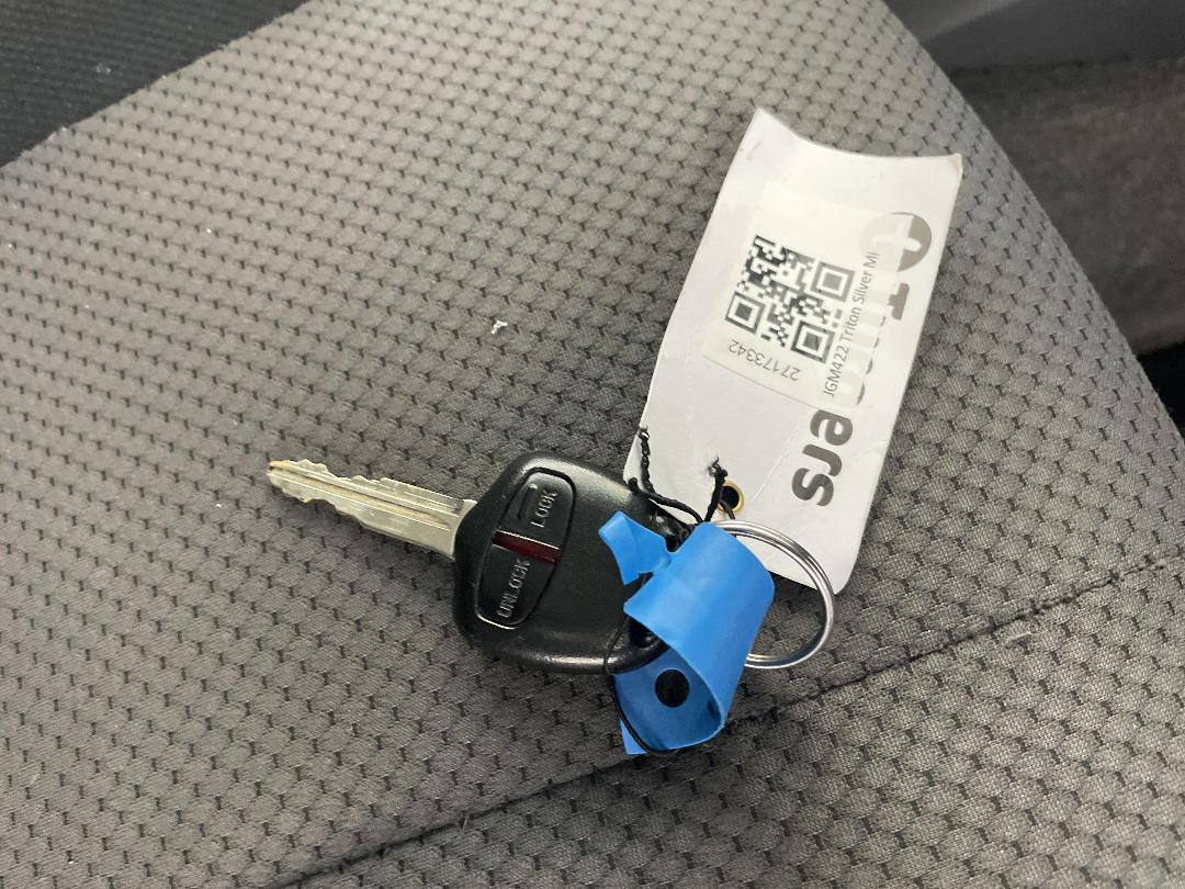 Photo '21' of Mitsubishi Triton