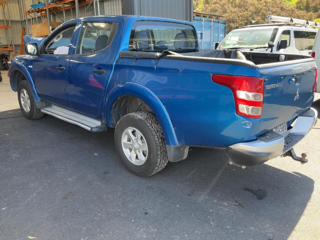 Photo '5' of Mitsubishi Triton D/CAB GLX