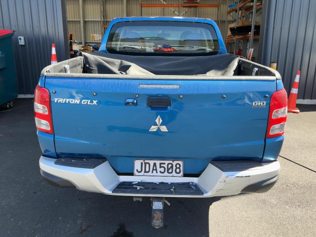 Photo '6' of Mitsubishi Triton D/CAB GLX