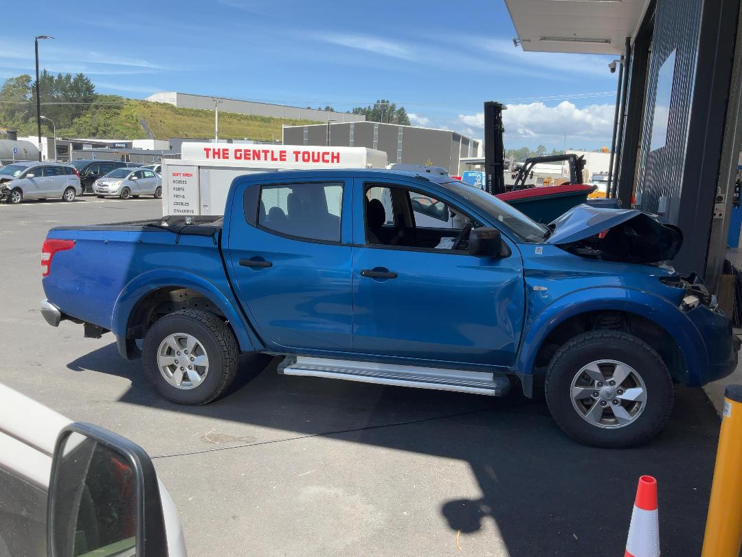 Photo '8' of Mitsubishi Triton D/CAB GLX