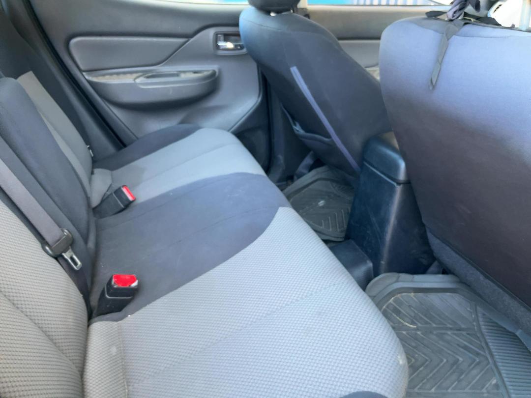 Photo '21' of Mitsubishi Triton D/CAB GLX