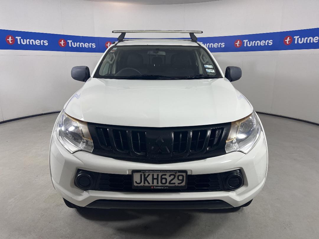 Photo '2' of Mitsubishi Triton