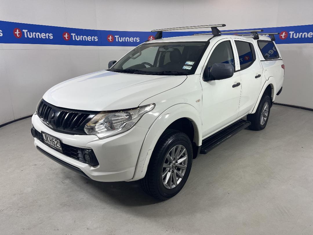 Photo '4' of Mitsubishi Triton