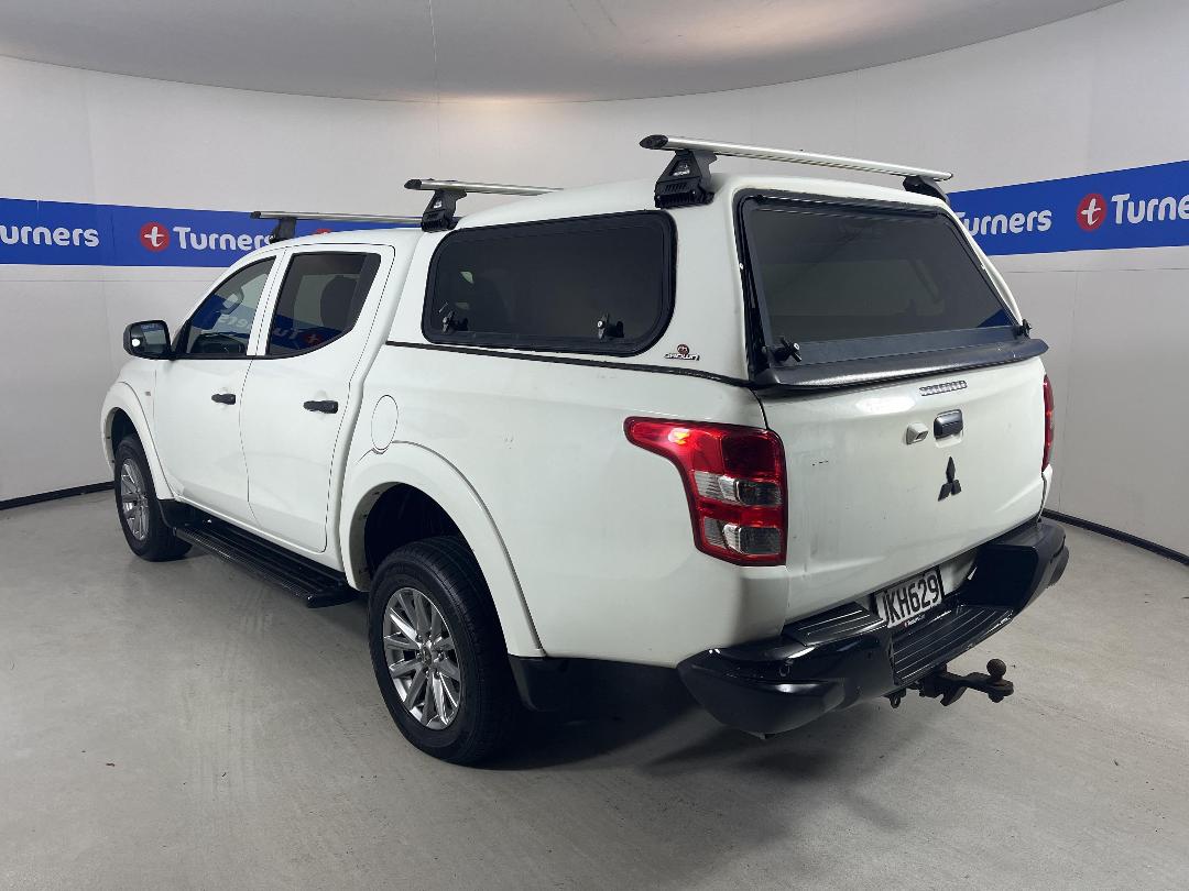 Photo '5' of Mitsubishi Triton