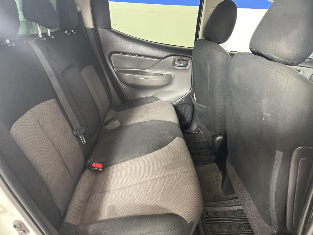 Photo '20' of Mitsubishi Triton