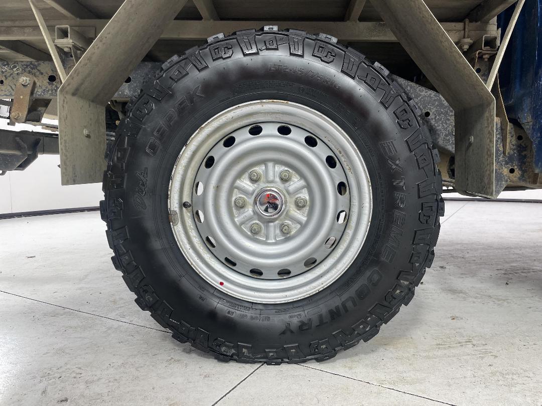 Photo '12' of Mitsubishi Triton