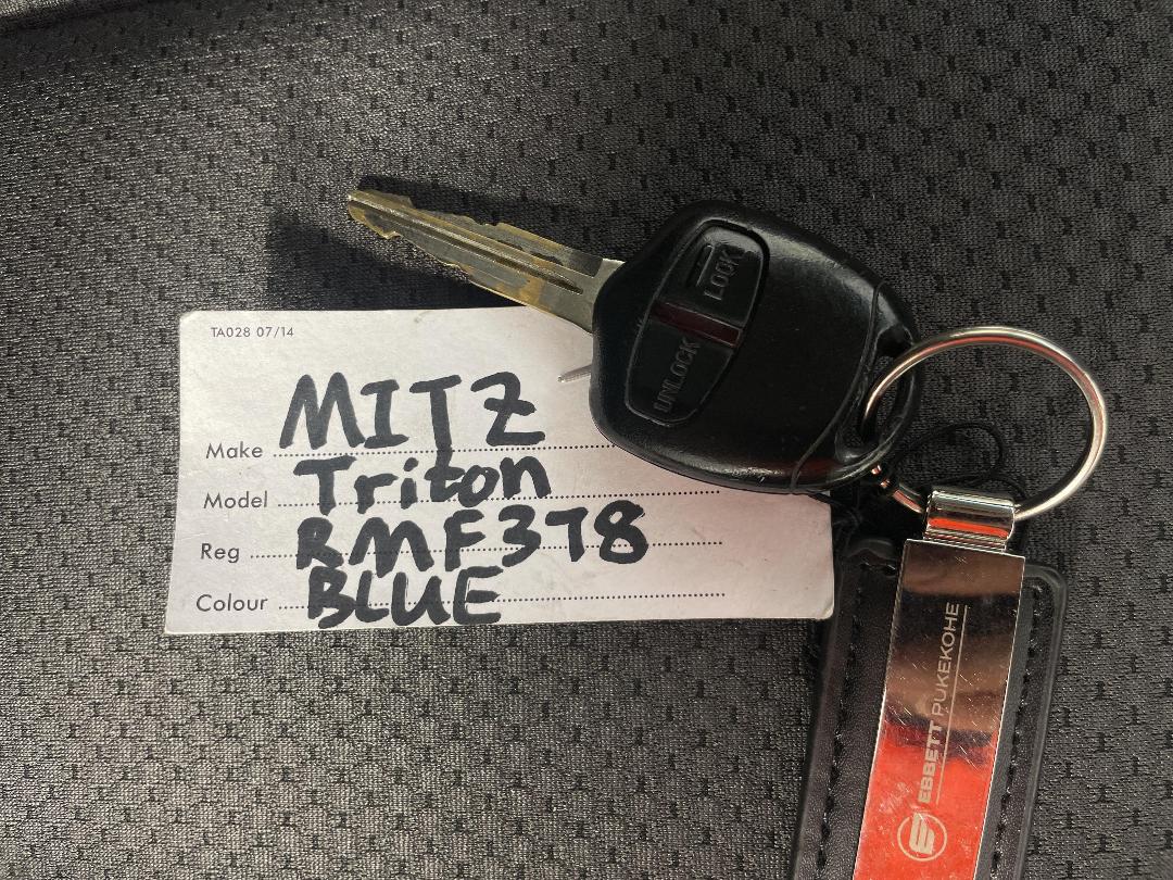 Photo '22' of Mitsubishi Triton