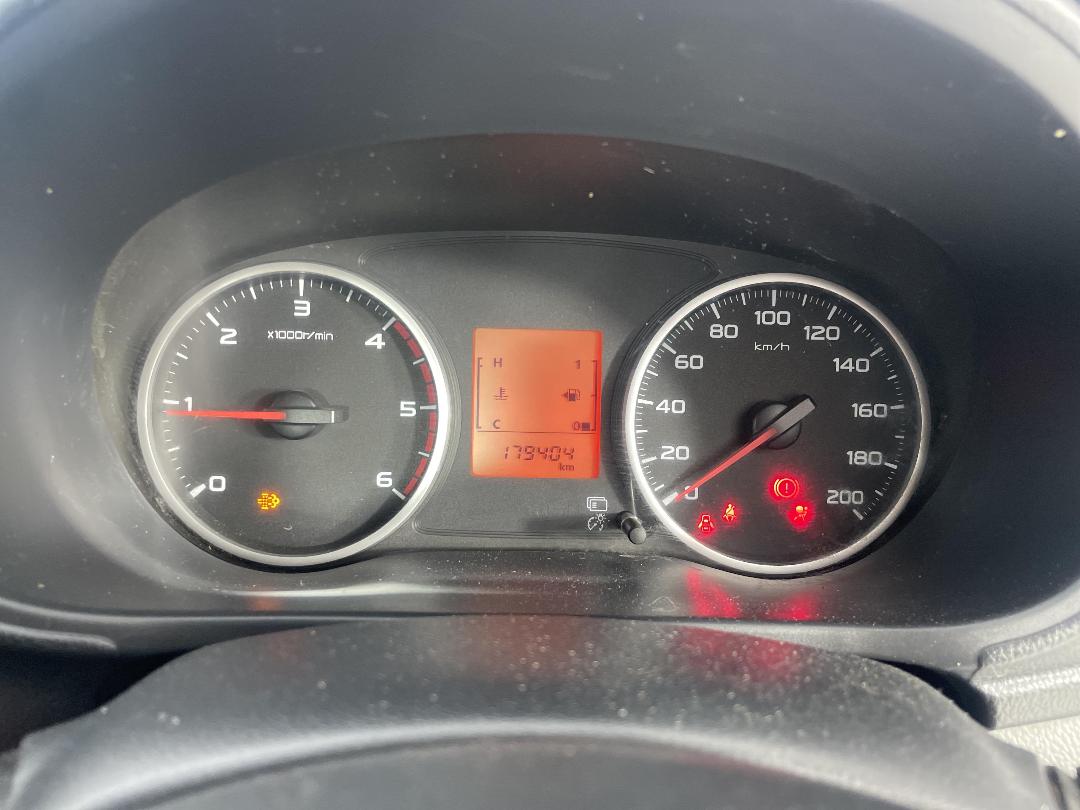 Photo '21' of Mitsubishi Triton