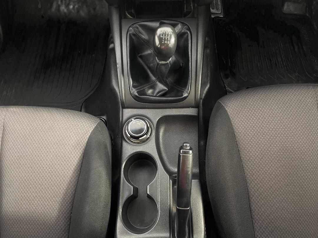 Photo '18' of Mitsubishi Triton