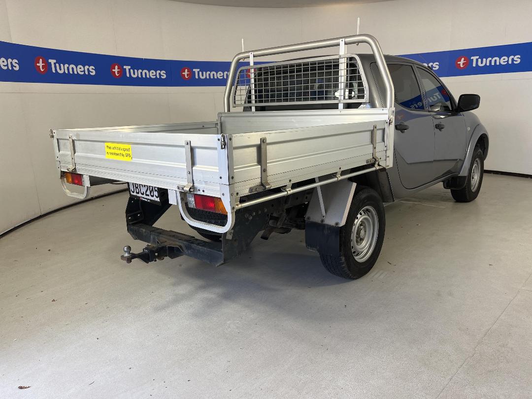 Photo '7' of Mitsubishi Triton