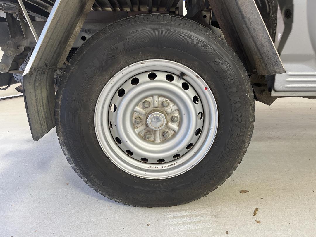 Photo '12' of Mitsubishi Triton