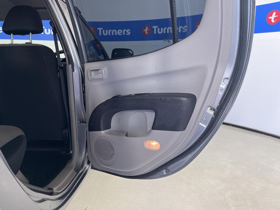 Photo '19' of Mitsubishi Triton