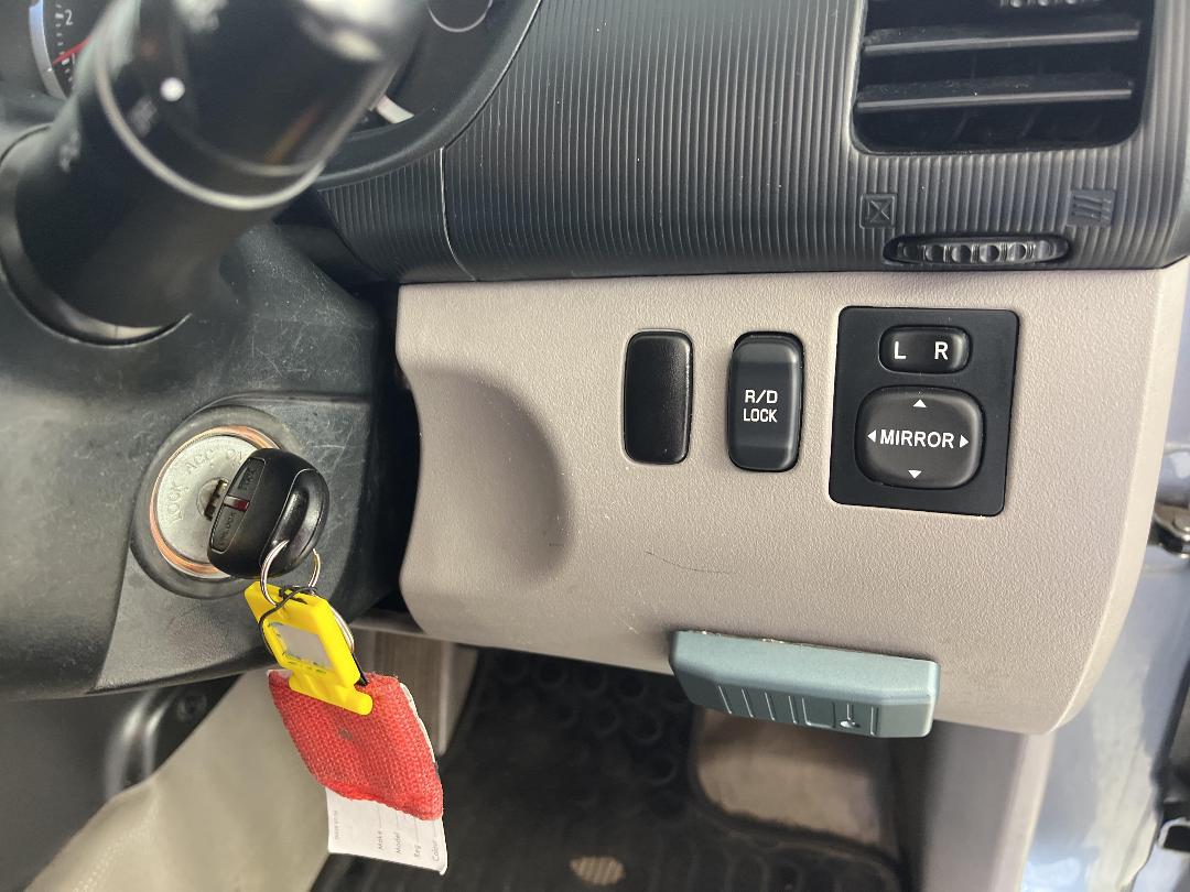 Photo '24' of Mitsubishi Triton