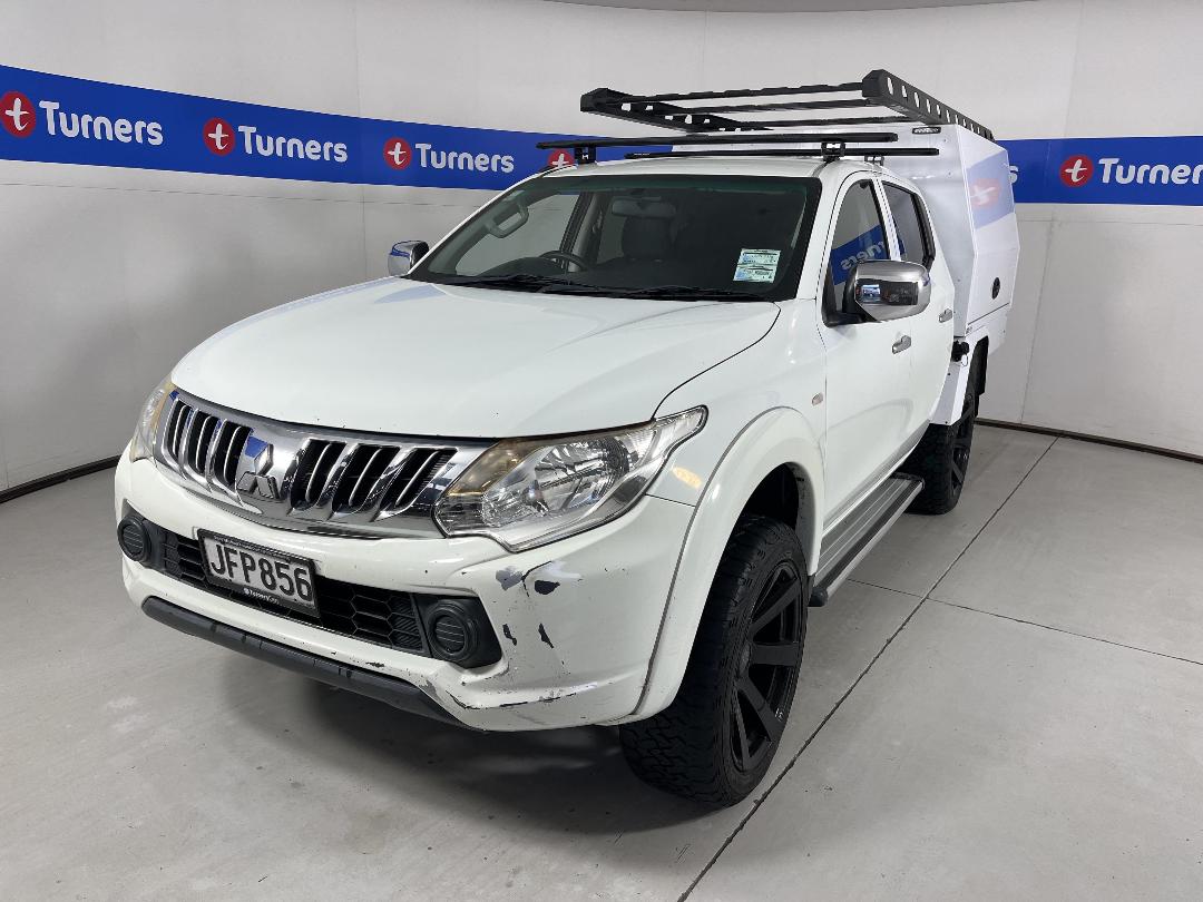 Photo '4' of Mitsubishi Triton