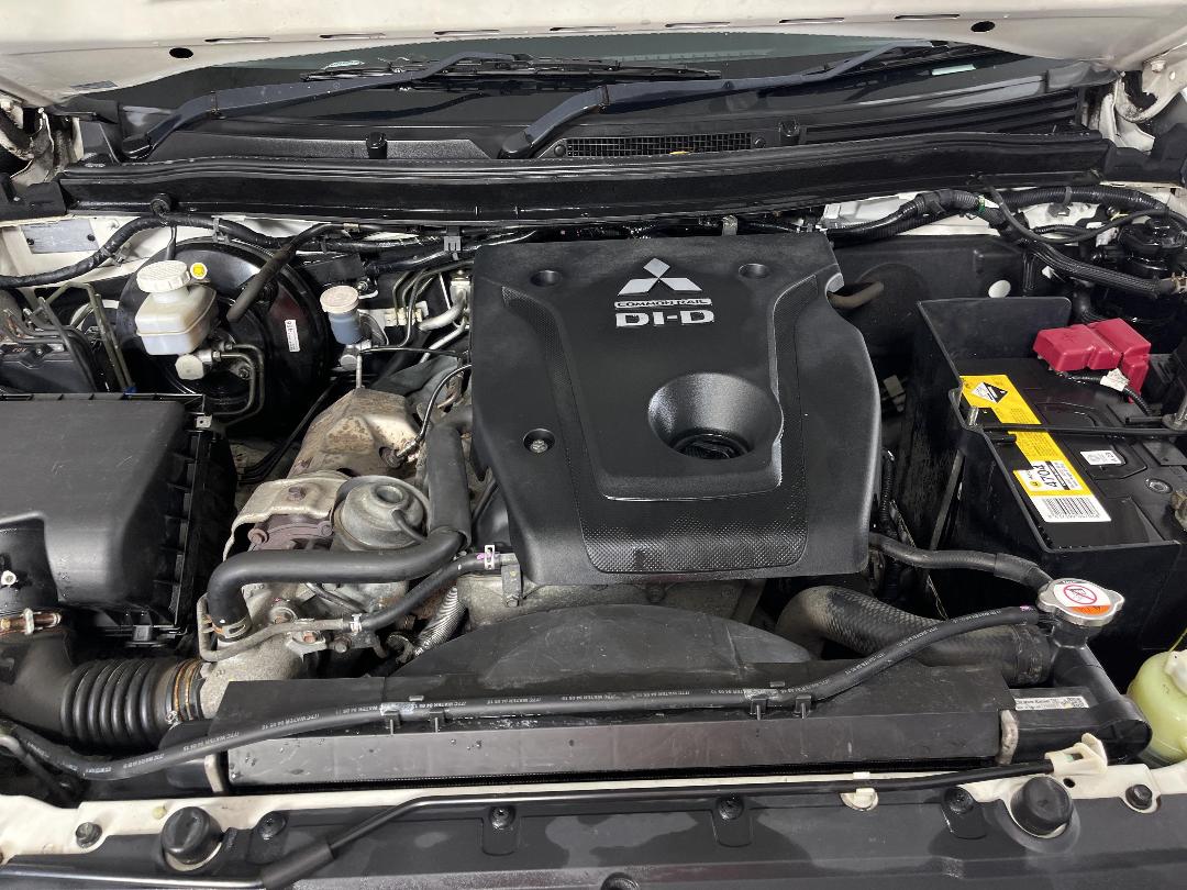 Photo '13' of Mitsubishi Triton