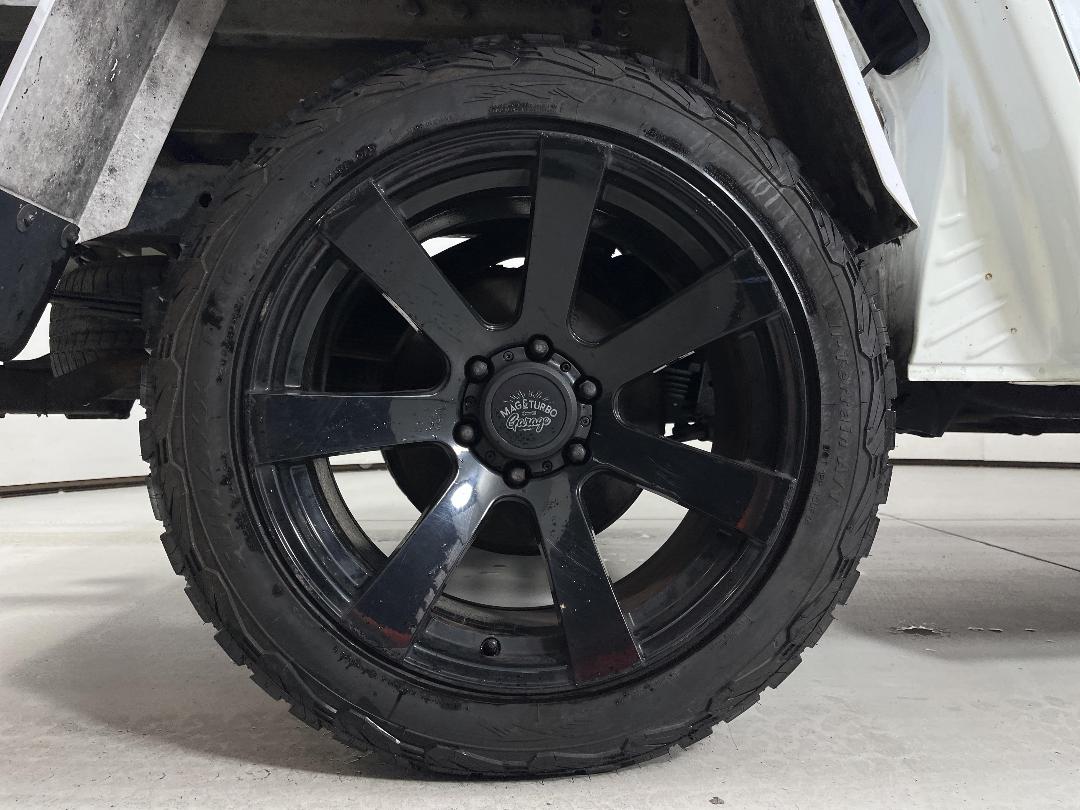 Photo '12' of Mitsubishi Triton