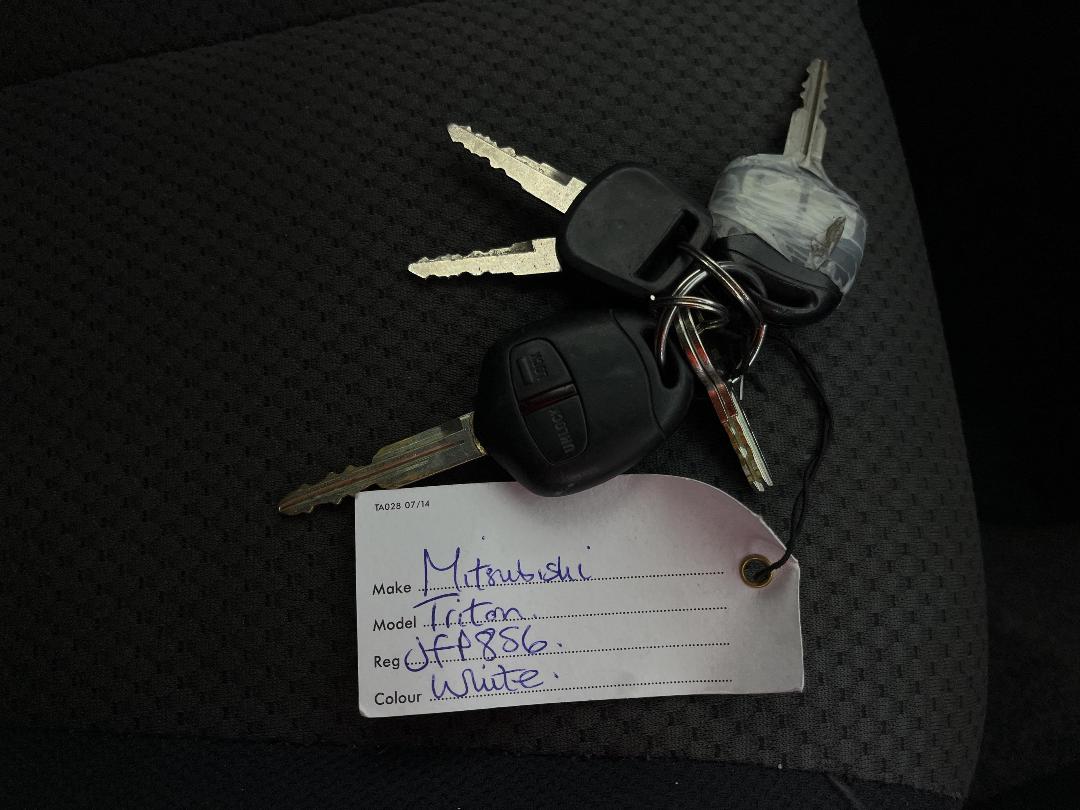 Photo '22' of Mitsubishi Triton