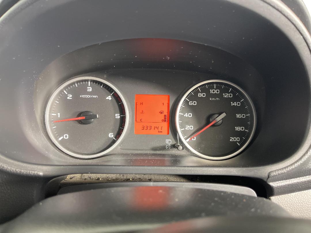 Photo '21' of Mitsubishi Triton