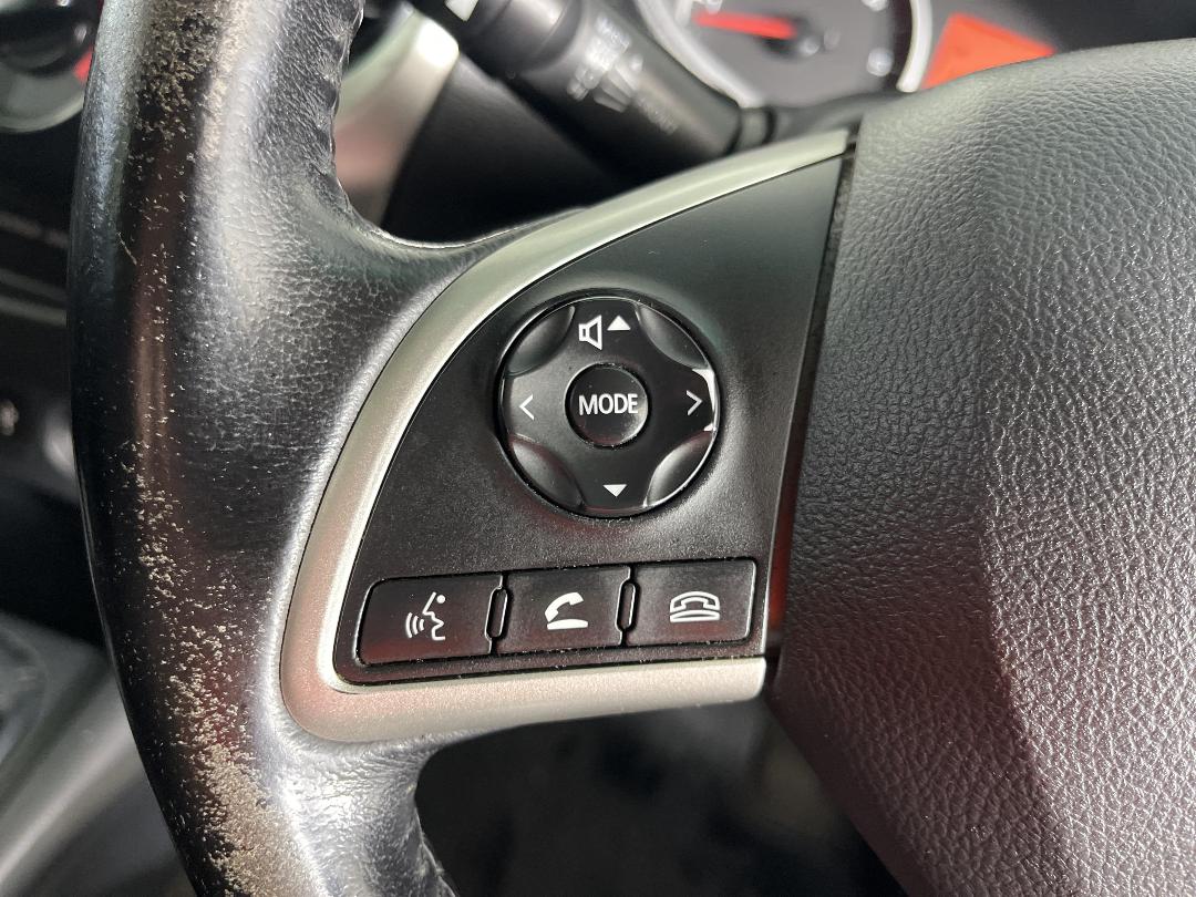 Photo '27' of Mitsubishi Triton